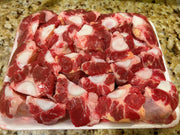 Fresh oxtail from the farm weighs approximately 4.8-5 pounds per serving.