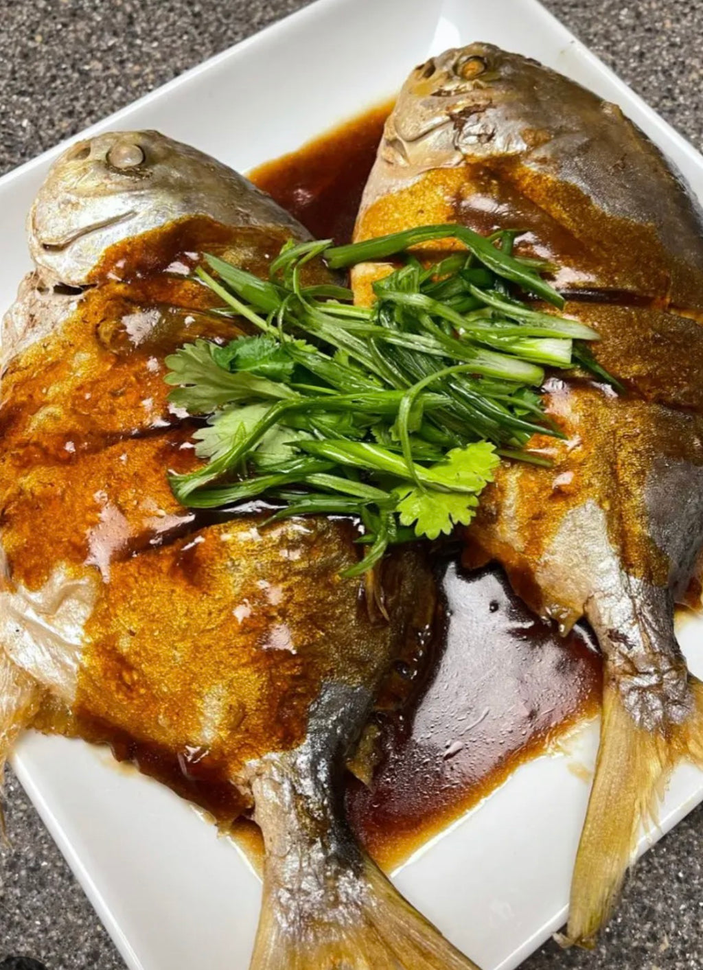 大金鲳鱼 约700克/条， 2条/份 （实体店可零卖）