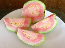 将图片加载到图库查看器，新鲜粉芭乐约5磅/份6-7个
